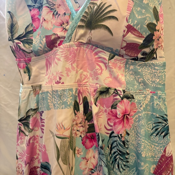 Torrid Bathing Suit Top Womens 3 Floral Criss Cross Strap Bra Swimsuit Plus - Picture 3 of 7